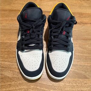 Jordan 1 Low University Gold